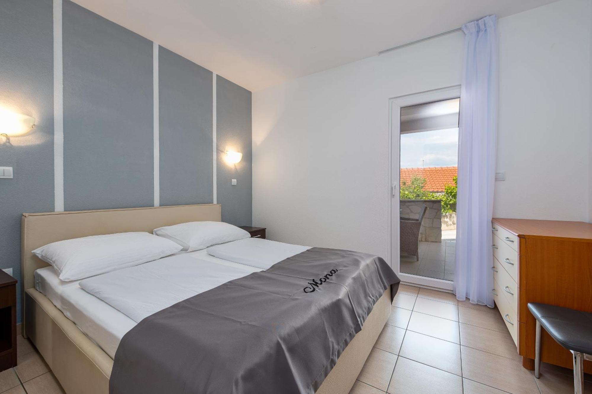 Villa Mona Apartments Ražanj Quarto foto